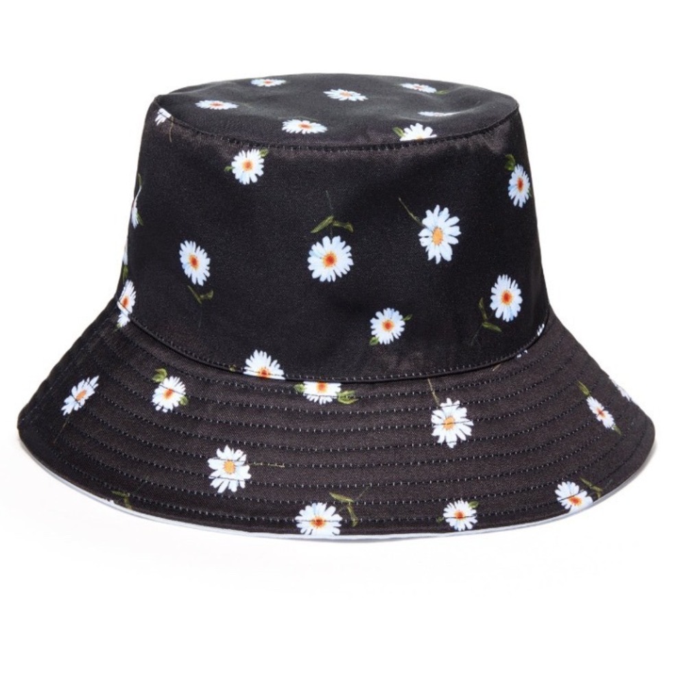 Alice + Olivia NWT Reversible Bucket Hat Black Daisy Floral White